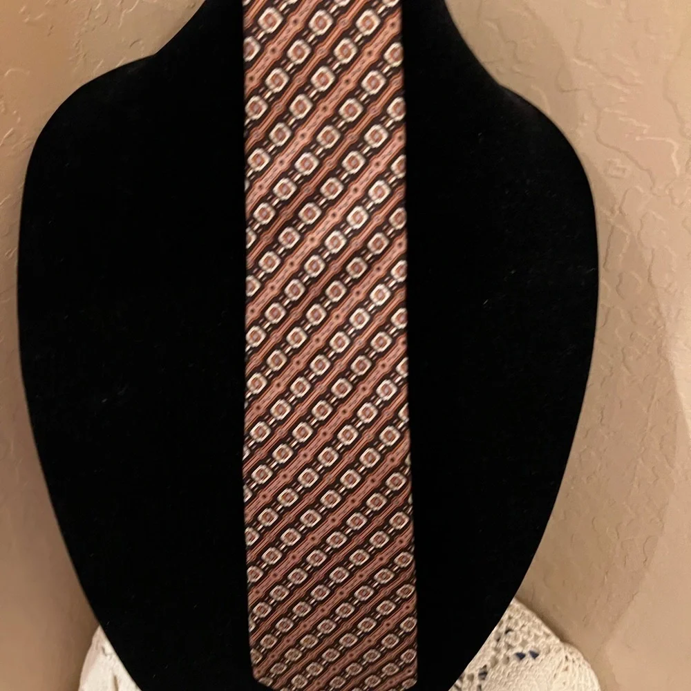 Oleg Cassini Classic Men’s Tie